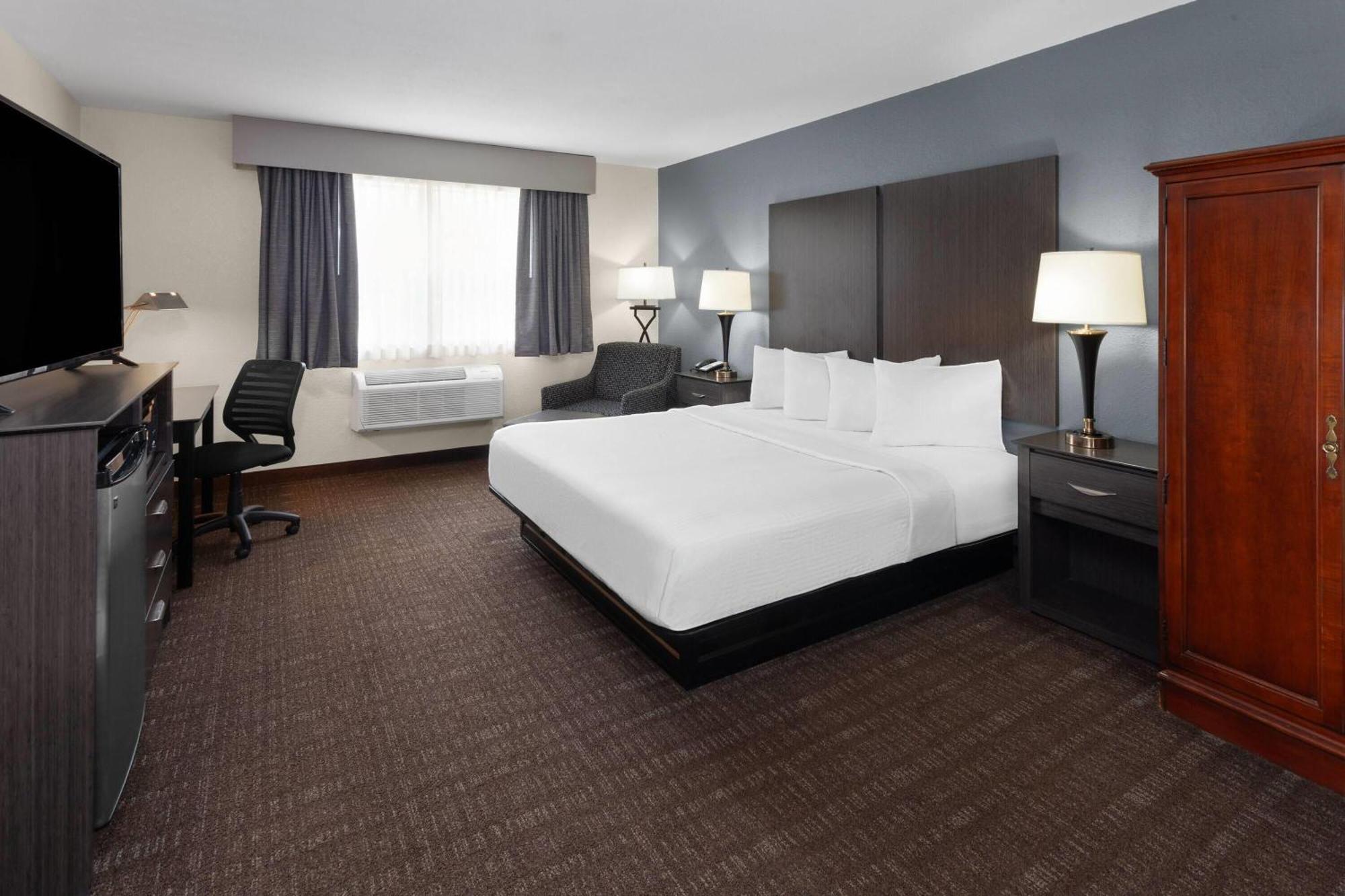 4 Top-Rated Romantic Hotels In Illinois For Couples