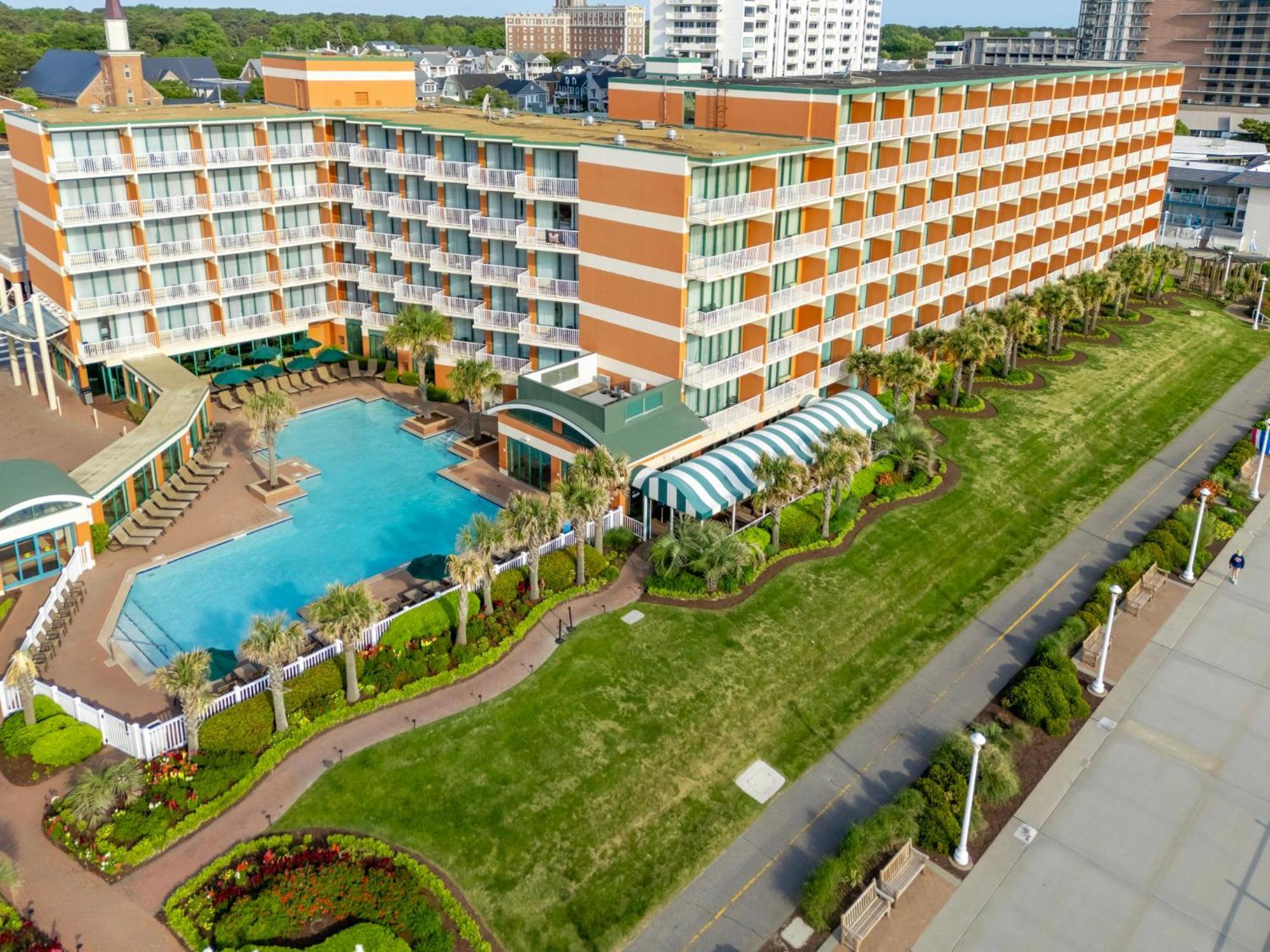 4 Smart Beach Hotels Near Redwing Park Worth Booking