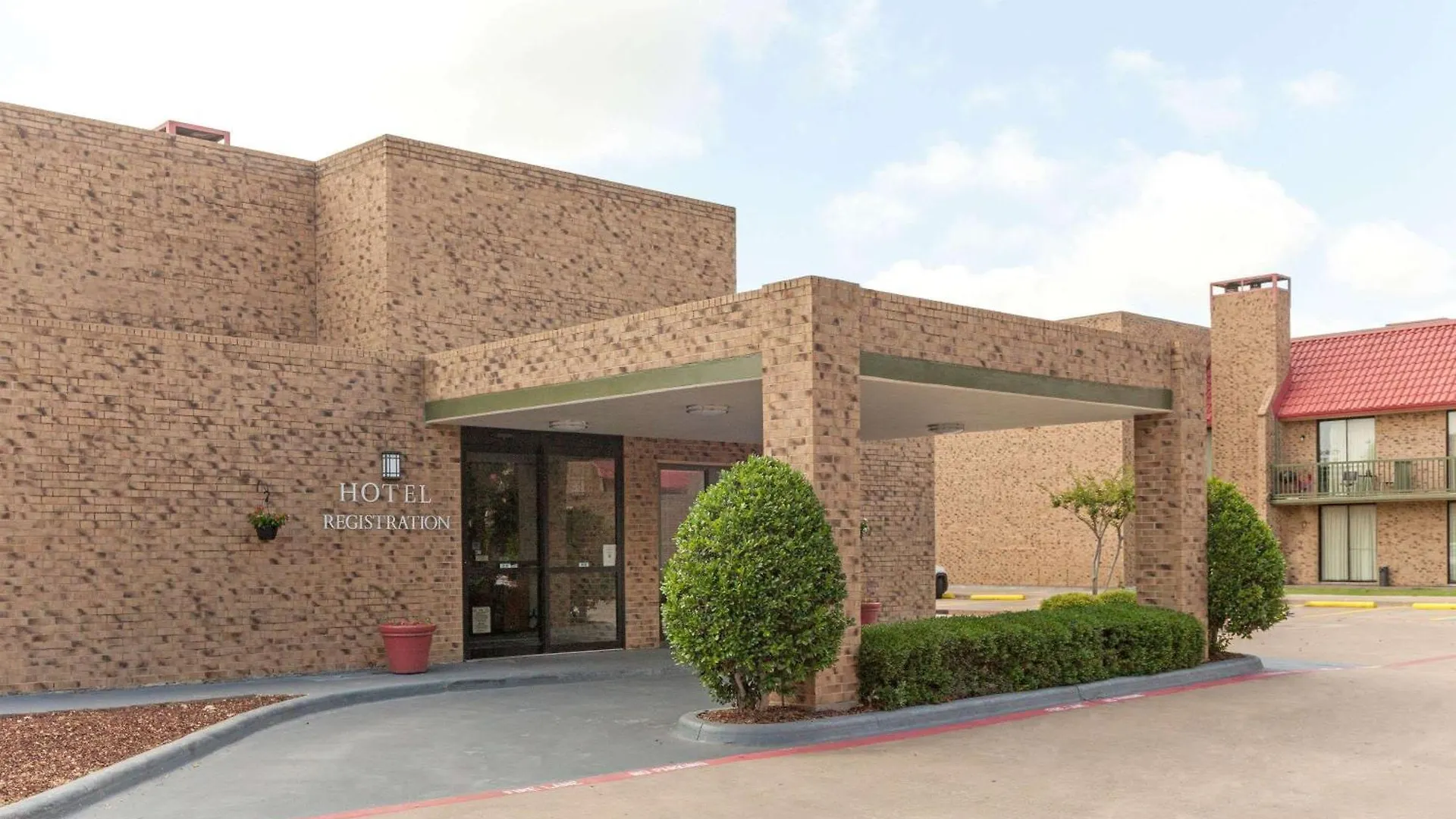 5 Design Hotels Near North Texas Automotive Museum Worth Booking