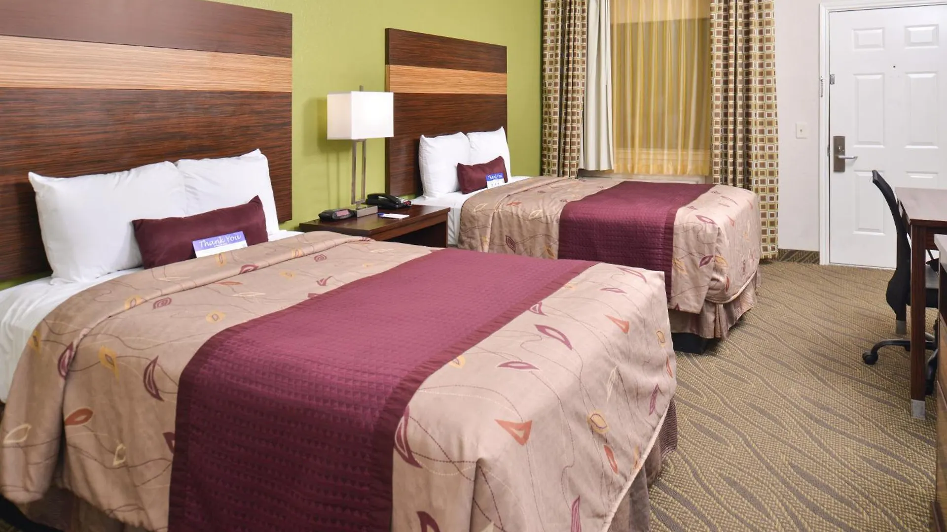 Where to Stay Near Beer Can House: 4 Budget Hotels That Deliver