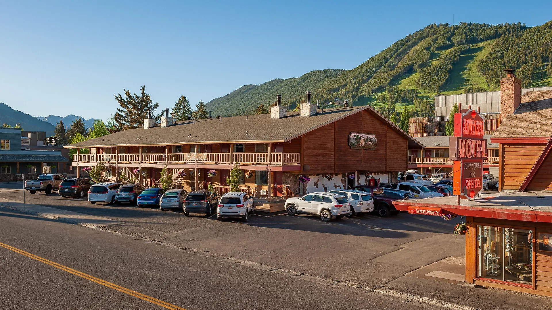 Staying Near Jackson Hole Alpine Ski Club: 7 Historic Hotels Compared