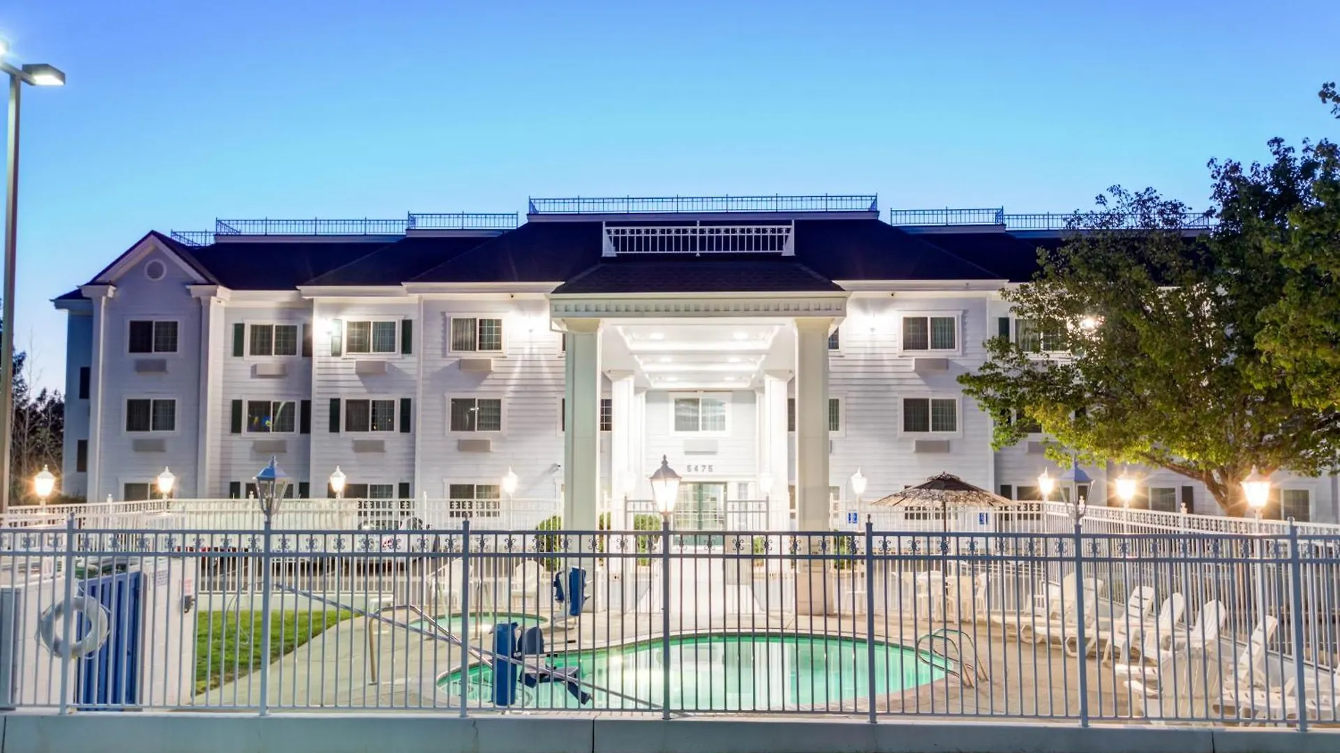 Staying in California: 15 Golf Hotels Compared for Every Traveler