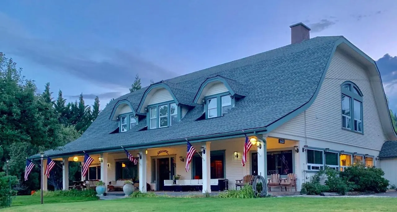 15 Three-Star Hotels in California & Nevada Worth Booking