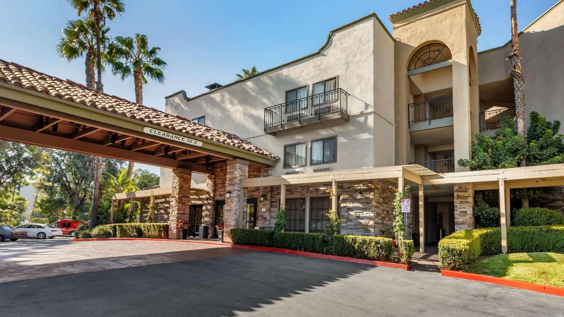 4 Affordable Hotels Close to Turtle Rock Community Park