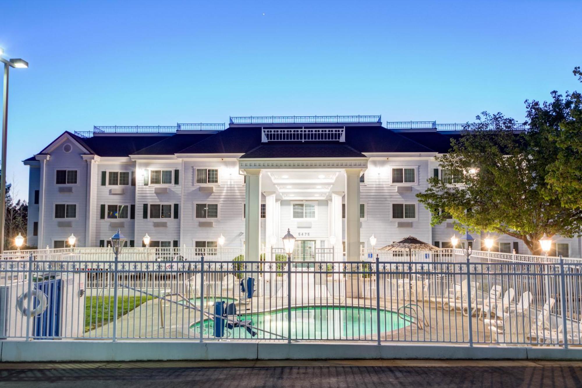 Staying in California: 15 Golf Hotels Compared for Every Traveler