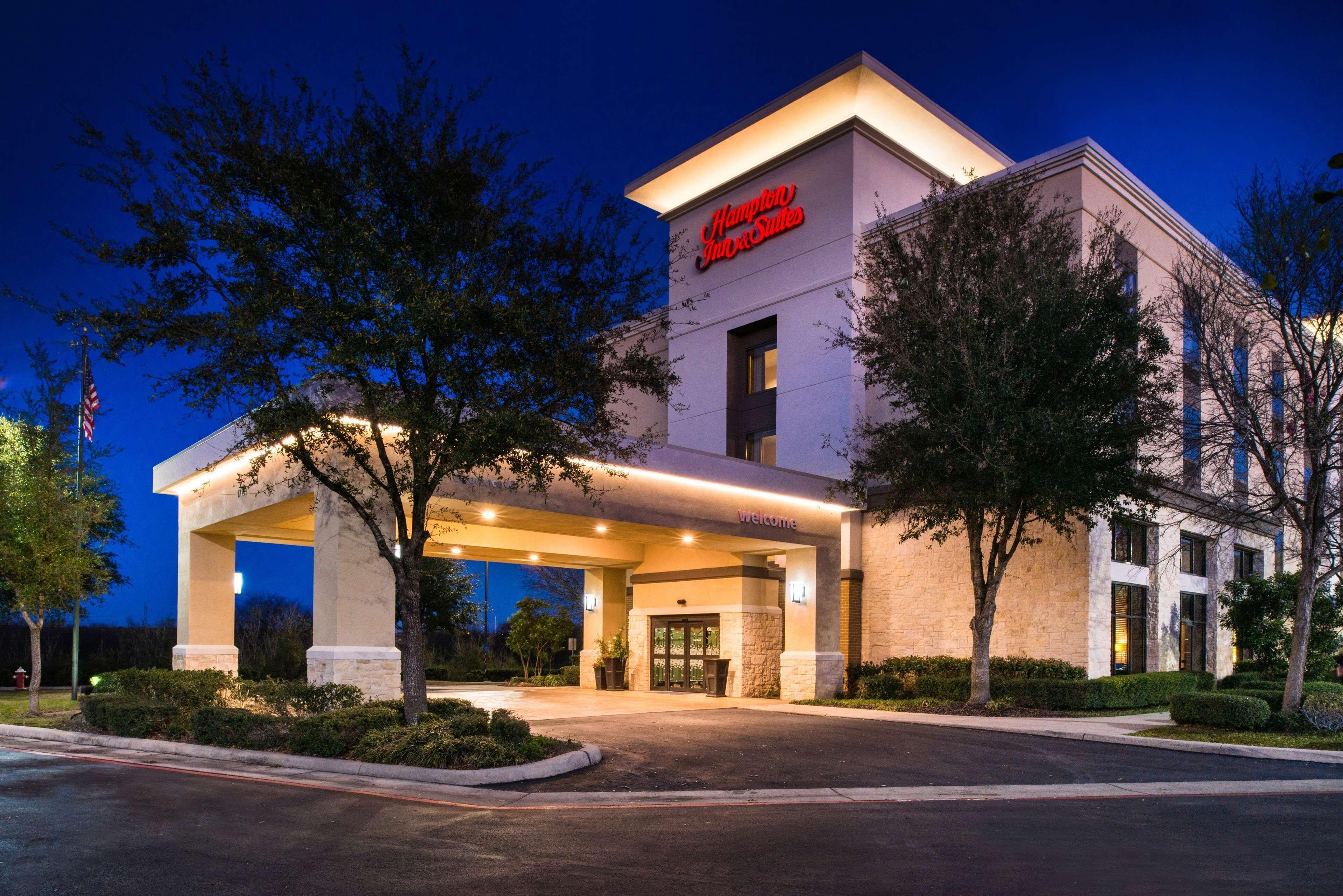 15 Budget Hotels in Texas Wine Country That Deliver Real Value