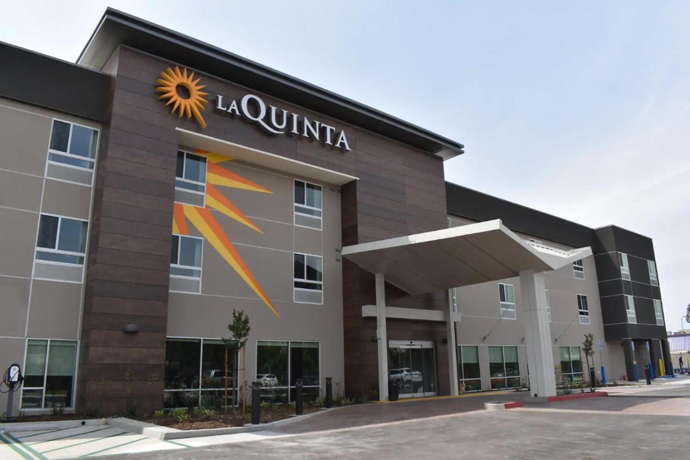 Staying In California & Nevada: 5 Top-Rated Clean Hotels Compared