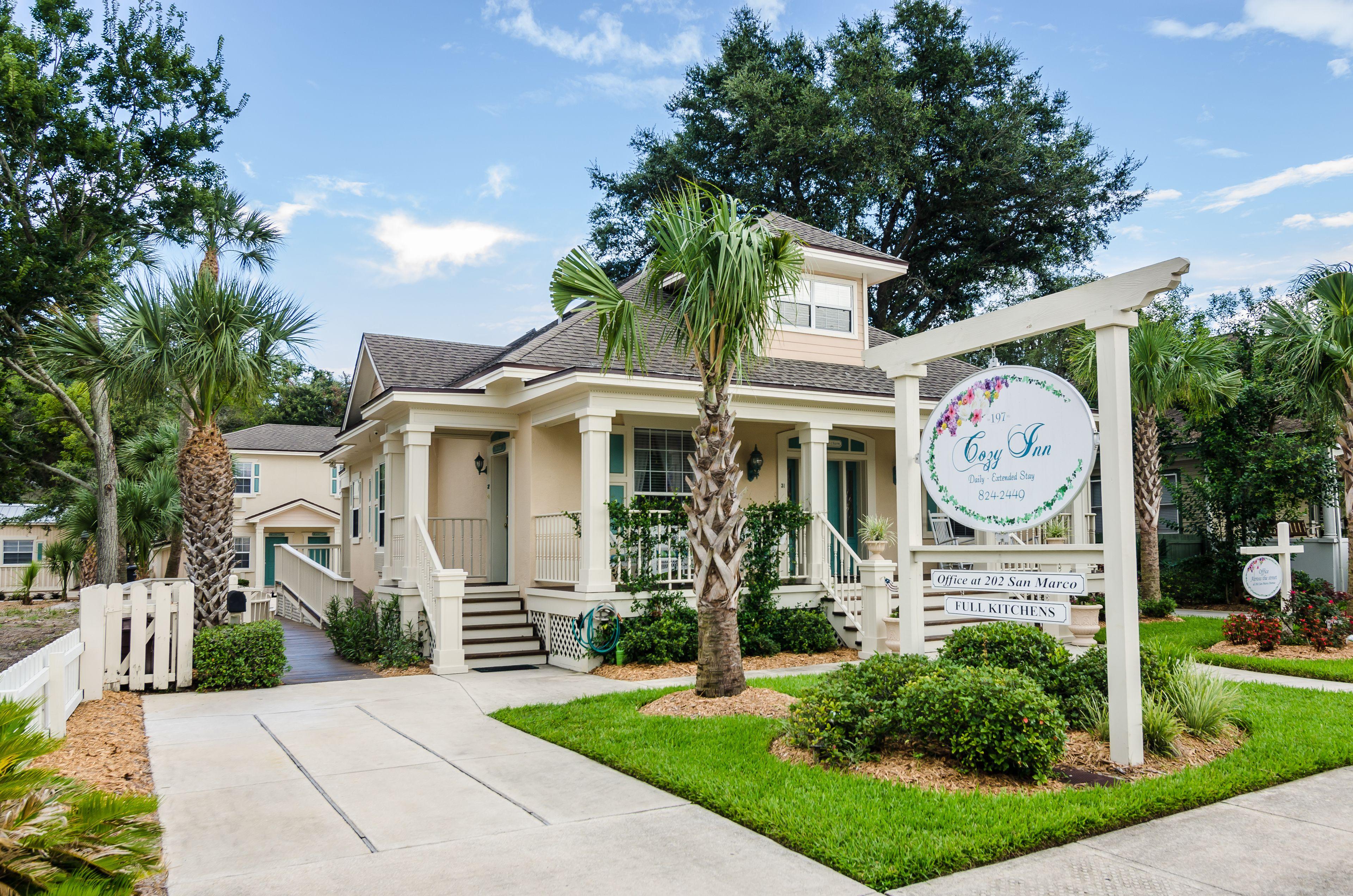 5 Budget Hotels Near Oldest Drugstore That Deliver Real Value