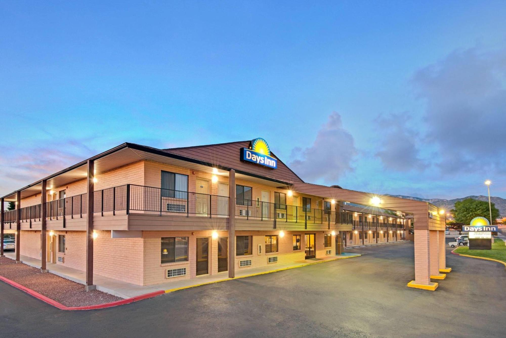 Staying Near UNM: 10 Business Hotels Compared
